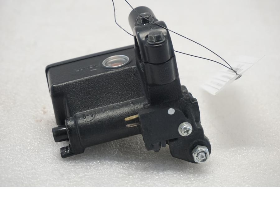 Vänster sida på Bromshuvudcylinder från en Suzuki SV 650 -2016 motorcykel.