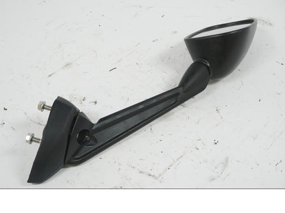 Baksidan på Backspegel från en Yamaha XJ 6 -2011 motorcykel.