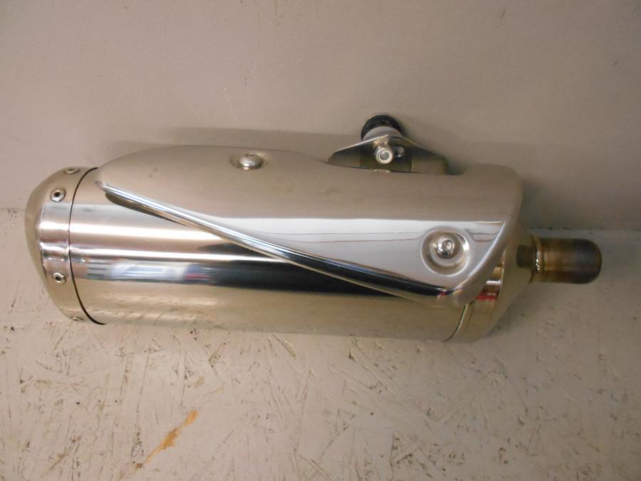 Baksidan på Ljuddämpare från en Triumph Speed Triple -2011 motorcykel.