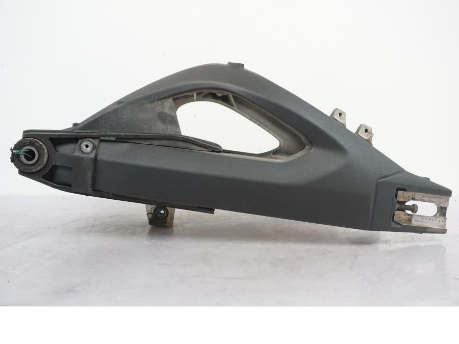 Baksidan på Sving från en Triumph Tiger -2009 motorcykel.