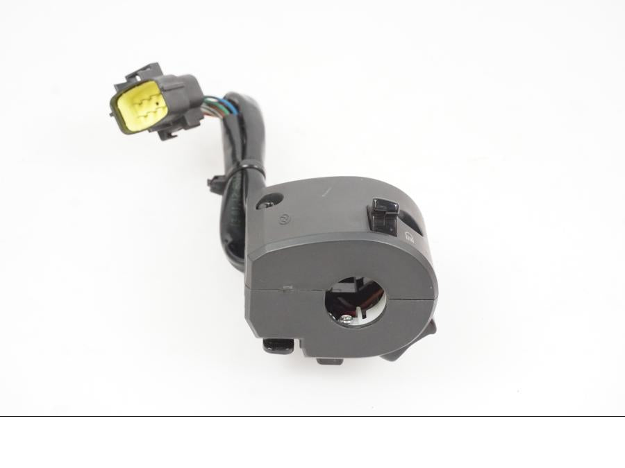 Baksidan på Styrelreglage från en Ducati 848 EVO -2012 motorcykel.