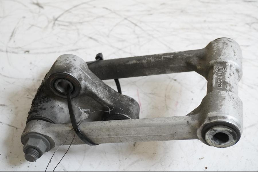 Framsidan på Svinglänkage från en BMW S 1000 RR -2010 motorcykel.