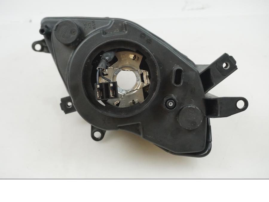 Höger sida på Strålkastare från en BMW S 1000 XR -2016 motorcykel.