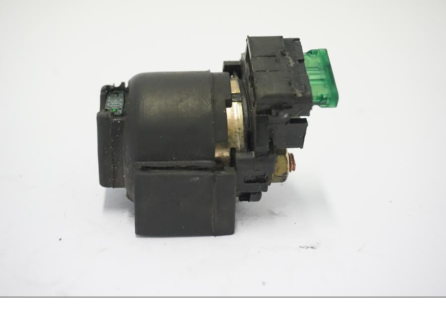 Vänster sida på Startrelä från en Suzuki GSX-R 750 -1992 motorcykel.