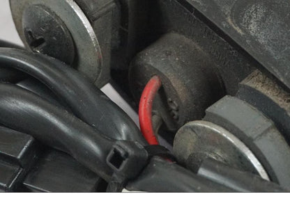 Snett nerifrån på Skyltbelysning från en Kawasaki Z 900 -2019 motorcykel.