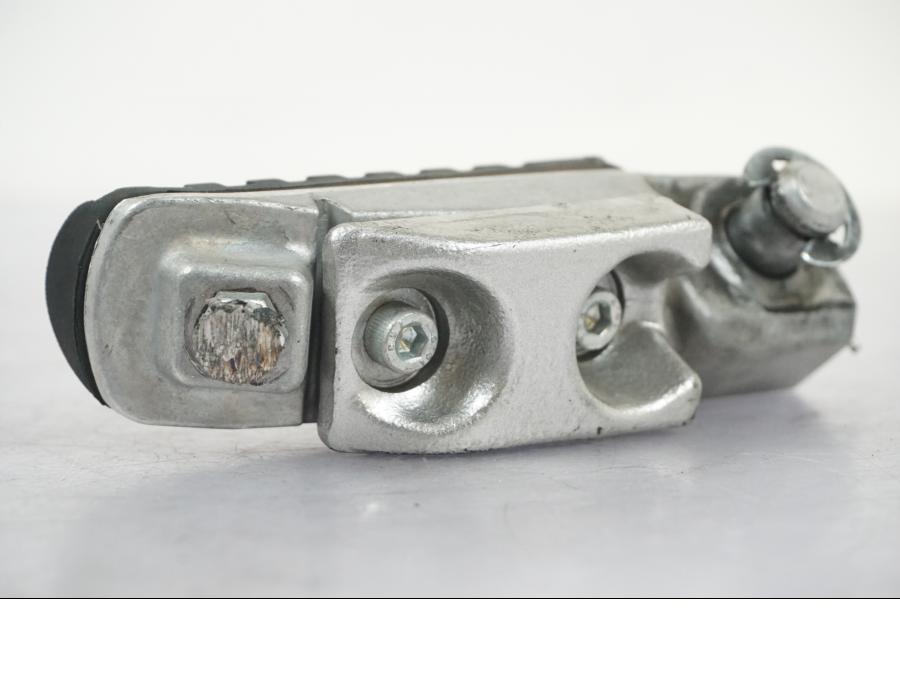 Vänster sida på Fotpinne från en Kawasaki Z 900 -2019 motorcykel.