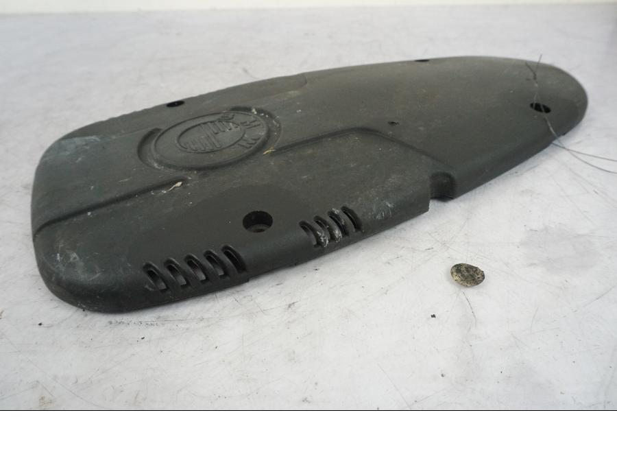 Baksidan på Generatorkåpa från en BMW R 850 R -2004 motorcykel.