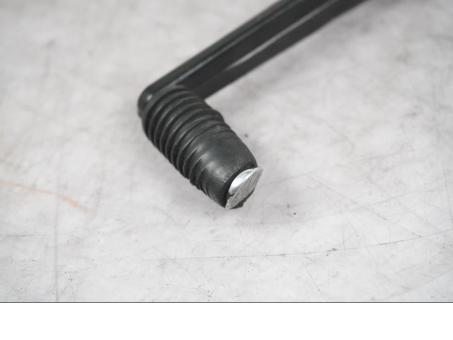 Baksidan på Växelpedal från en Kawasaki ZX-10R -2008 motorcykel.