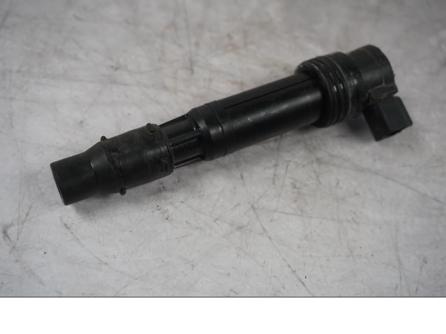 Baksidan på Tändspole från en Triumph Tiger Explorer -2016 motorcykel.