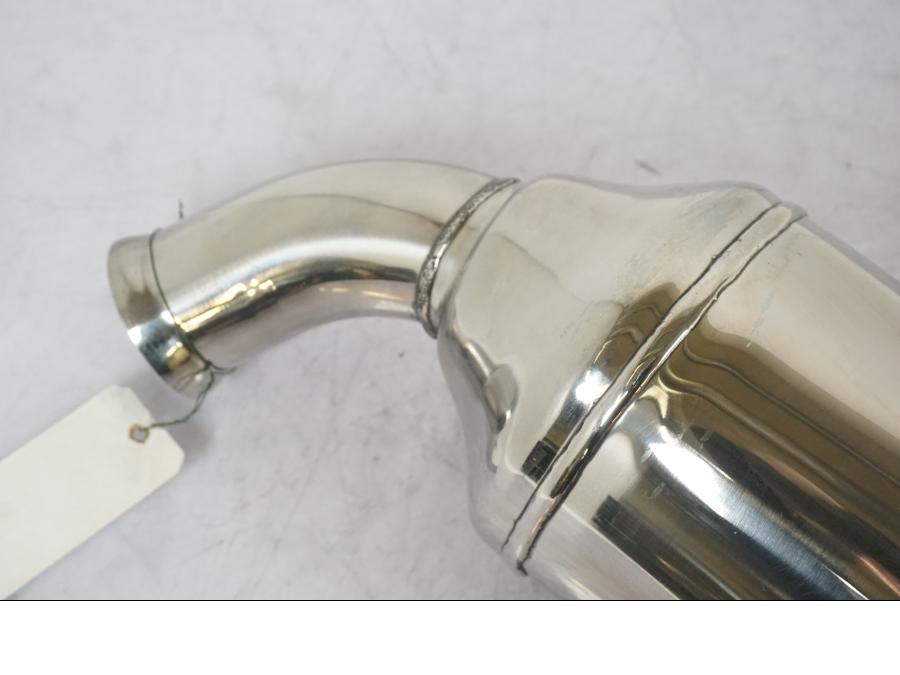 Snett nerifrån på Ljuddämpare från en BMW F 800 S -2009 motorcykel.