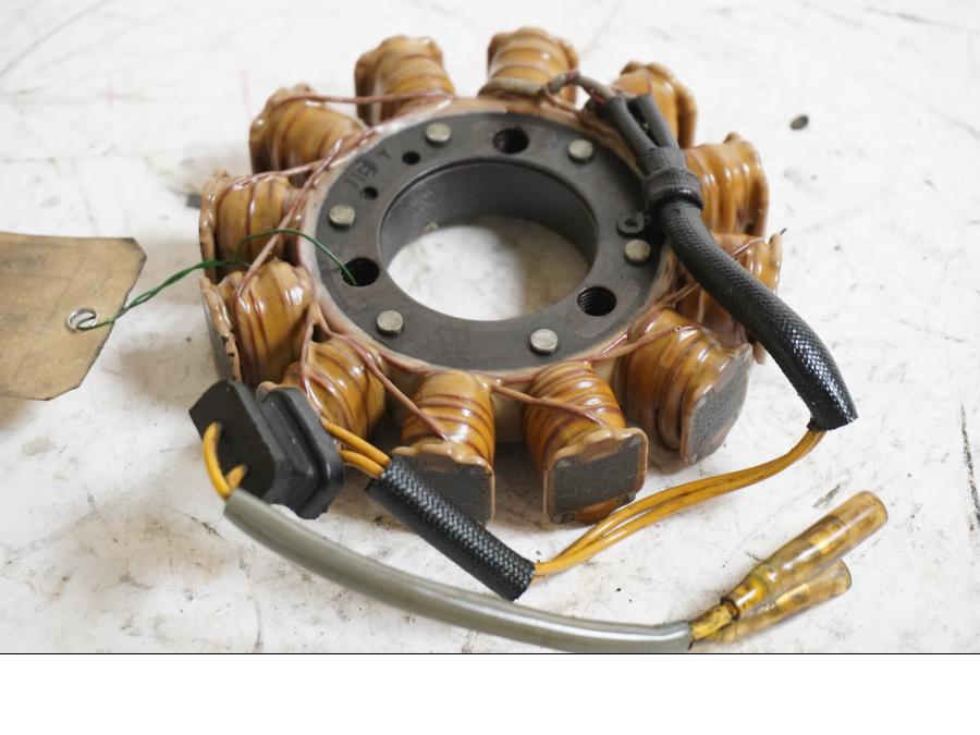 Framsidan på Generator från en Kawasaki Z 400 -1983 motorcykel.