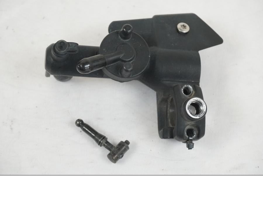 Framsidan på Bromshuvudcylinder från en BMW F 800 GS -2008 motorcykel.