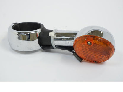 Framsidan på Blinkers från en Suzuki VZ 800 -2000 motorcykel.