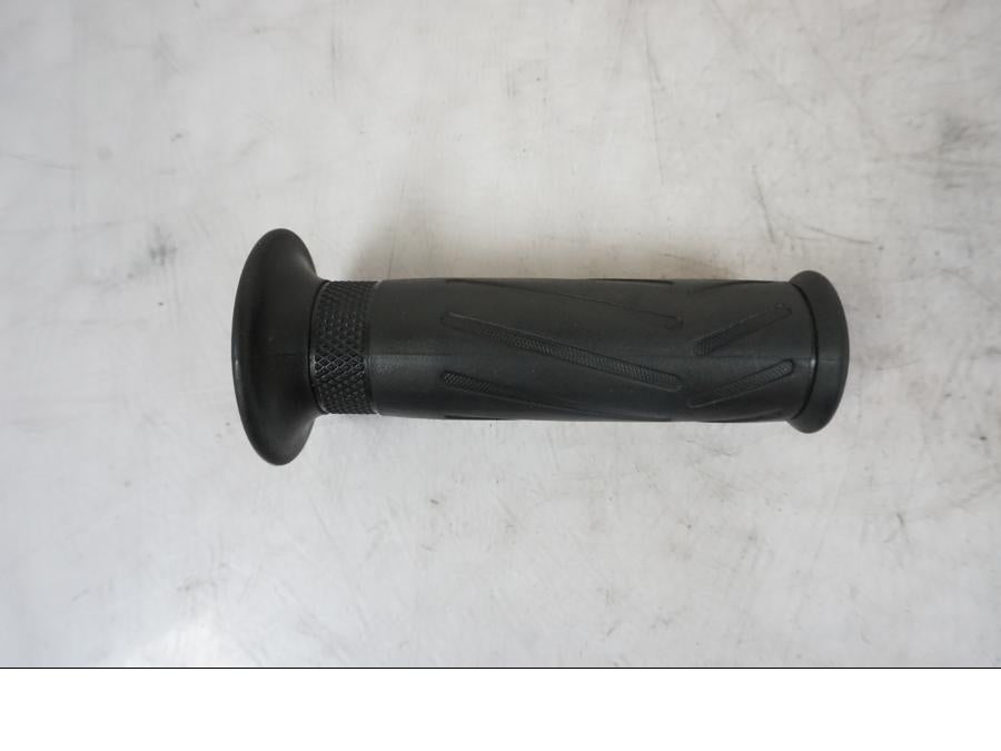 Höger sida på Handtag från en Yamaha MT-09 -2020 motorcykel.