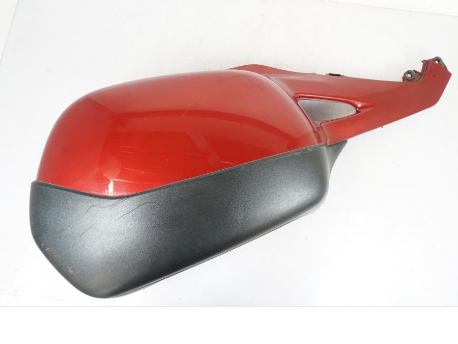 Framsidan på Sidoväska från en Honda NT 650 V -2002 motorcykel.