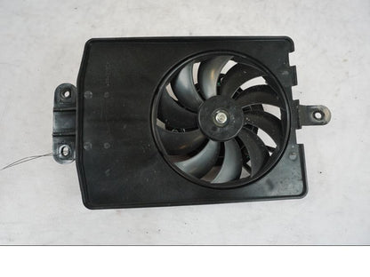 Framsidan på Vattenkylfläkt från en Triumph Bonneville T120 -2021 motorcykel.