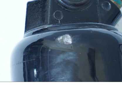 Snett uppifrån på Stötdämpare från en H-D Street Glide FLHX -2009 motorcykel.