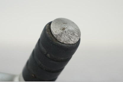 Vänster sida på Bromspedal från en BMW R 1200 R -2007 motorcykel.