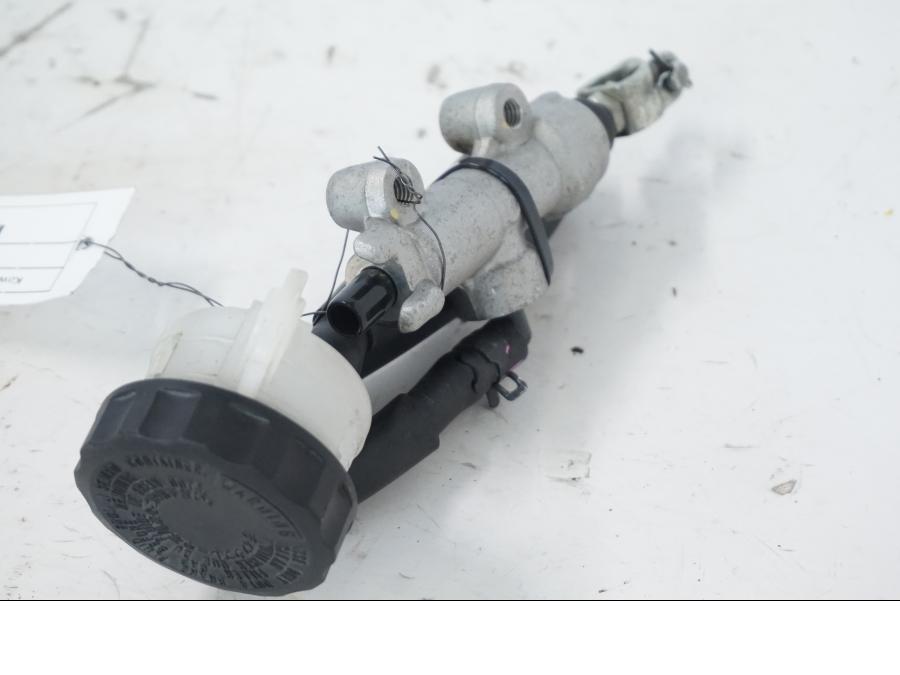 Extrabild1 på Bromshuvudcylinder från en Kawasaki ER-6N -2012 motorcykel.