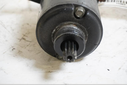 Baksidan på Startmotor från en Kawasaki ZX-9R -1996 motorcykel.