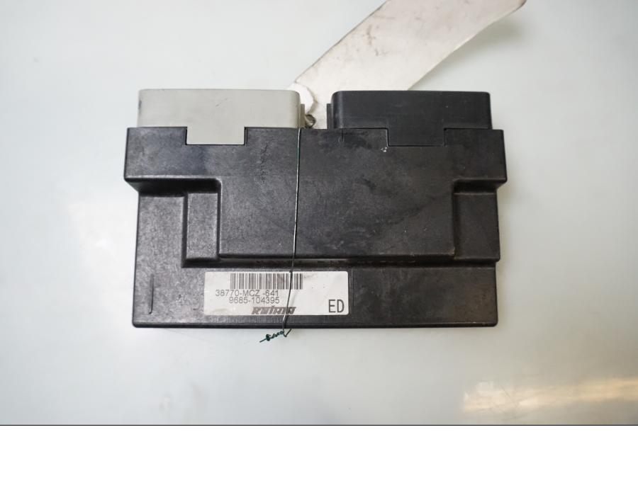 Framsidan på CDI / ECU från en Honda CB 900 F Hornet -2002 motorcykel.