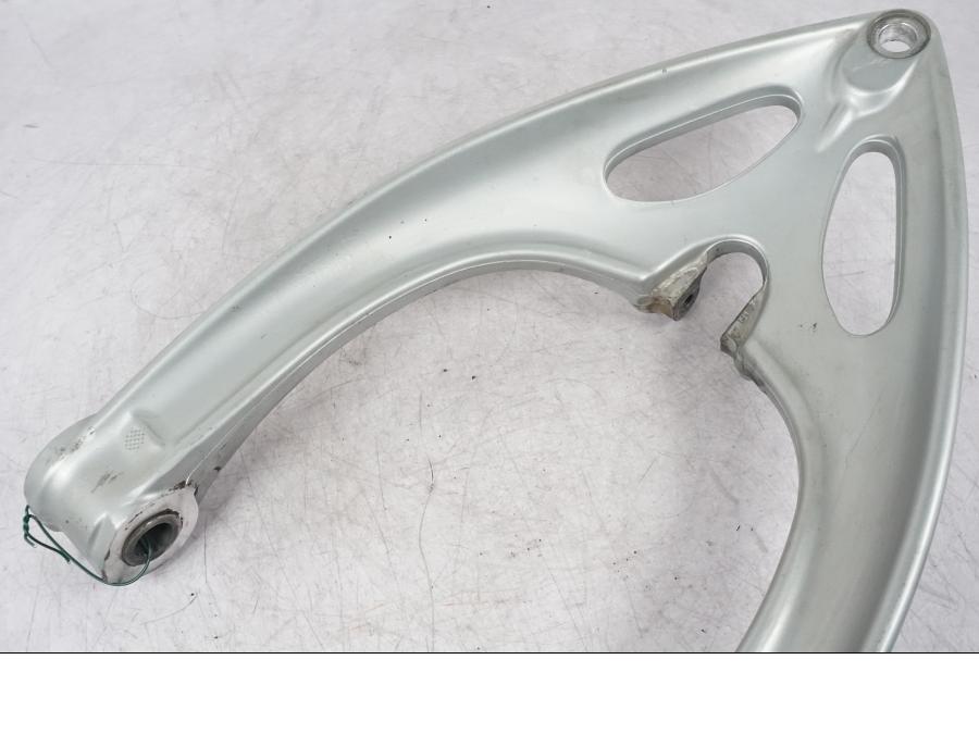 Baksidan på Sving från en BMW R 1200 GS -2005 motorcykel.