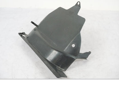 Höger sida på Undertail från en Yamaha XVS 1100 -2000 motorcykel.