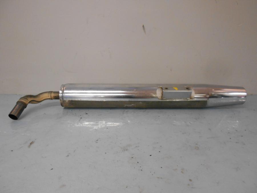 Baksidan på Ljuddämpare från en Kawasaki VN 1500 Classic Tourer -2002 motorcykel.