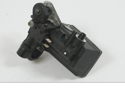 Vänster sida på Bromshuvudcylinder från en Yamaha XJ 6 -2011 motorcykel.