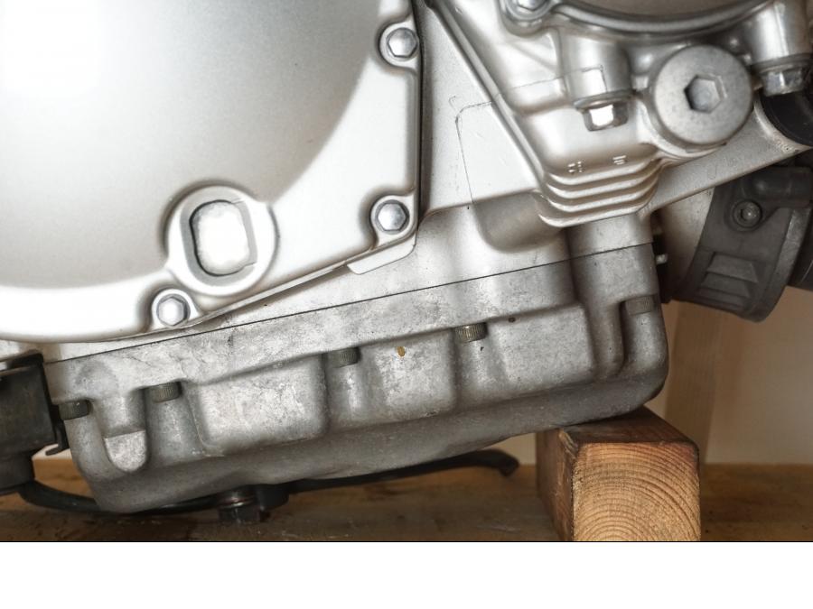 Baksidan på Motor från en Yamaha XJ 900 -1997 motorcykel.