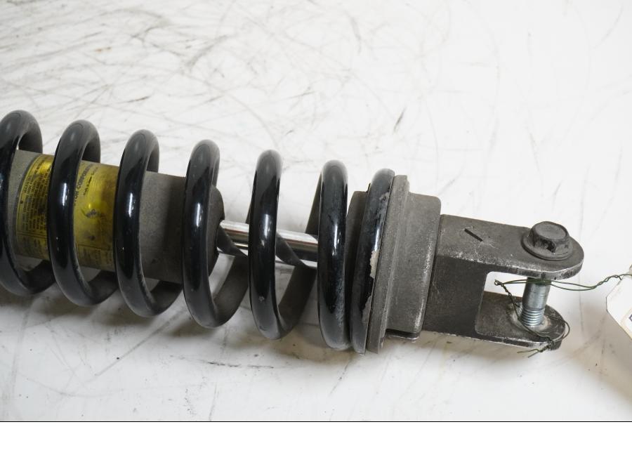 Baksidan på Stötdämpare från en Suzuki GSX-R 750 -1997 motorcykel.