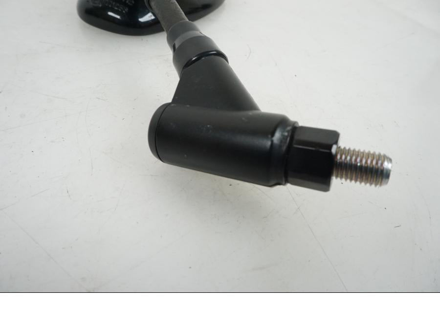 Vänster sida på Backspegel från en Yamaha XJR 1300 -2015 motorcykel.