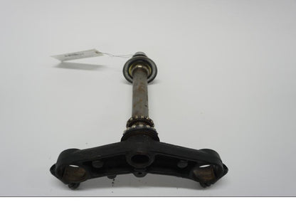 Baksidan på Gaffelkrona från en Honda VTR 1000 F -2005 motorcykel.