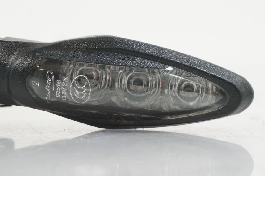 Baksidan på Blinkers LED från en KTM 1290 Super Duke R -2022 motorcykel.