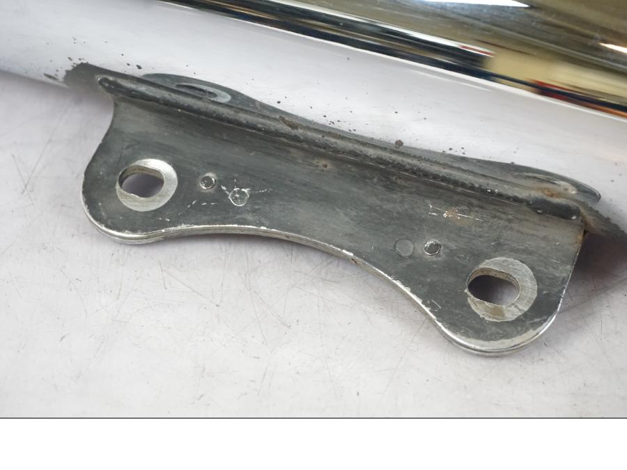 Extrabild1 på Ljuddämpare från en Suzuki VL 800 -2002 motorcykel.