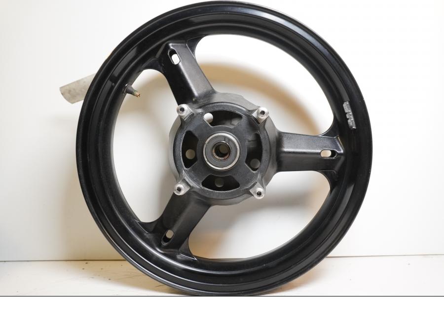 Framsidan på Fälg från en Suzuki DL 1000 -2006 motorcykel.