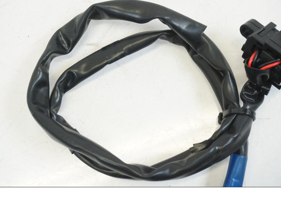 Snett nerifrån på Kopplingskontakt från en Yamaha MT-09 Tracer -2021 motorcykel.