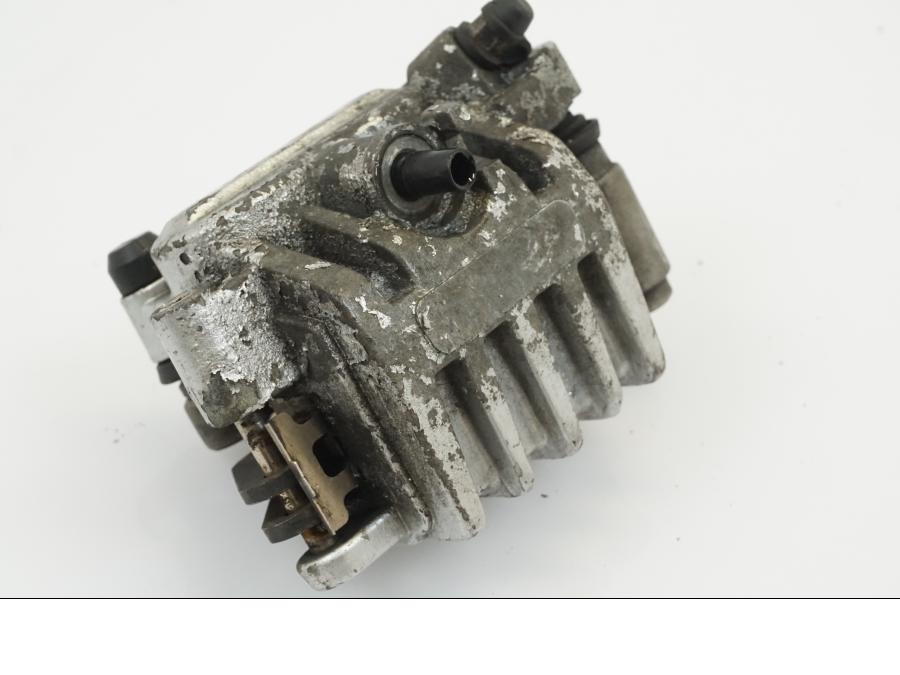 Höger sida på Bromsok från en Yamaha WR 125 -2010 motorcykel.