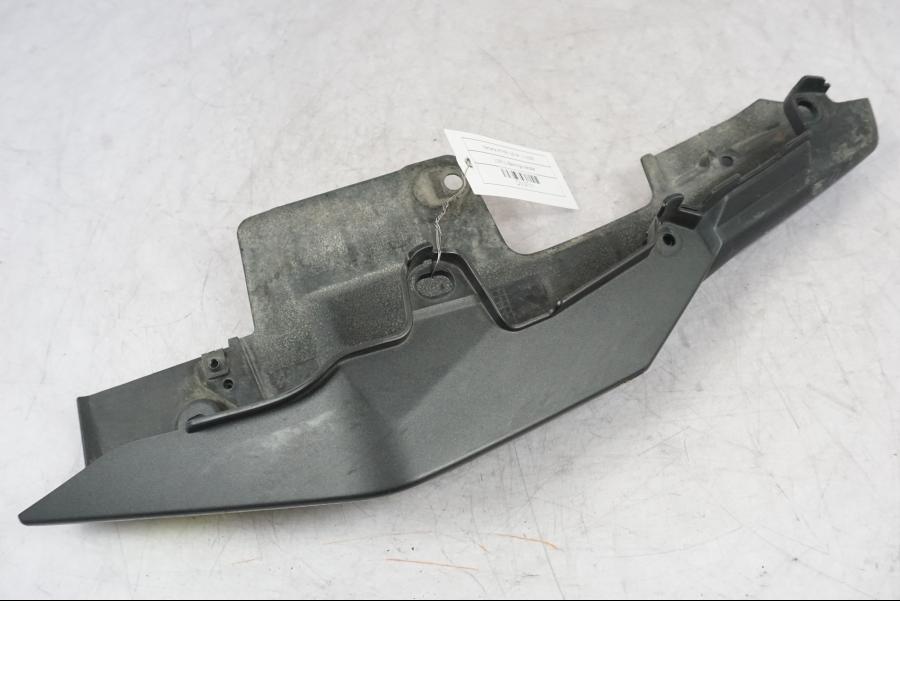 Extrabild2 på Bakvinge från en Yamaha MT-09 -2016 motorcykel.