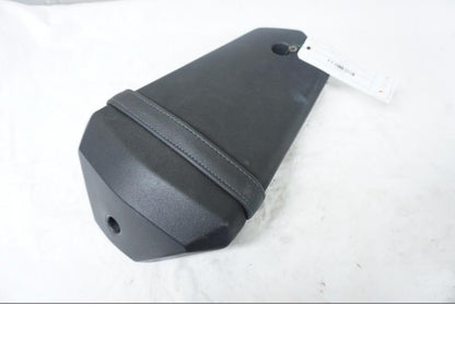 Baksidan på Sadel från en Yamaha YZF-R 125 -2009 motorcykel.