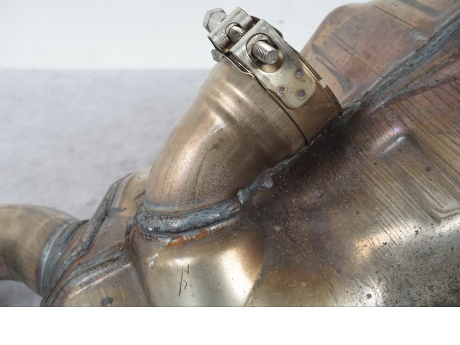 Snett uppifrån på Mellanburk från en Ducati Multistrada V4 -2024 motorcykel.