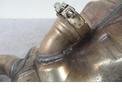 Snett uppifrån på Mellanburk från en Ducati Multistrada V4 -2024 motorcykel.