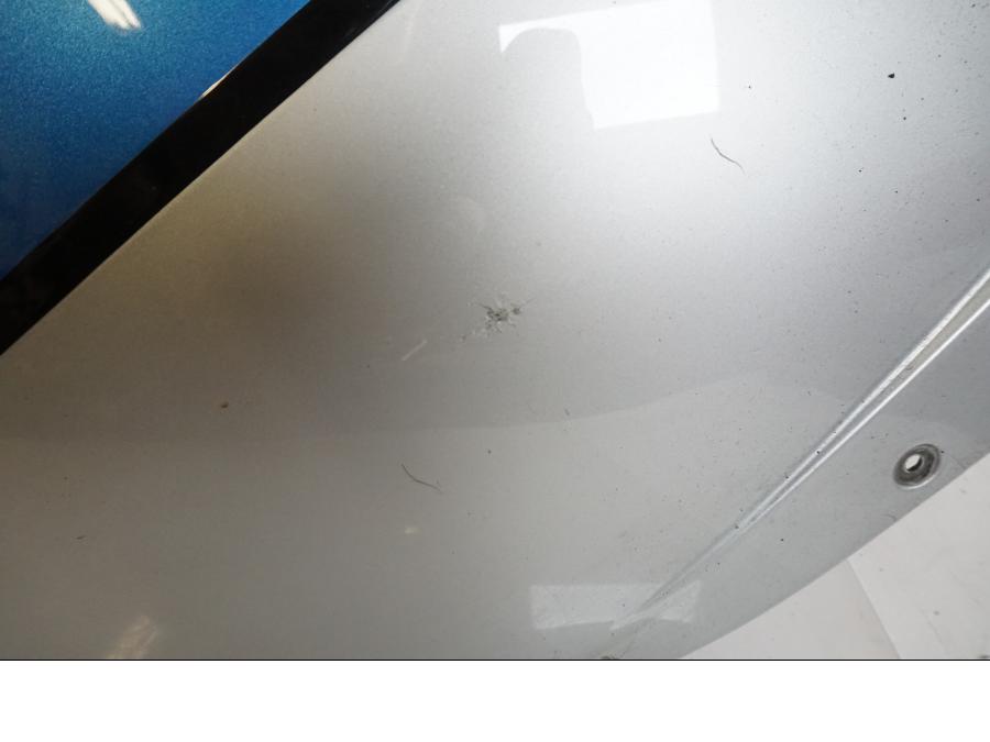 Vänster sida på Sidkåpa från en BMW K 1200 S -2007 motorcykel.