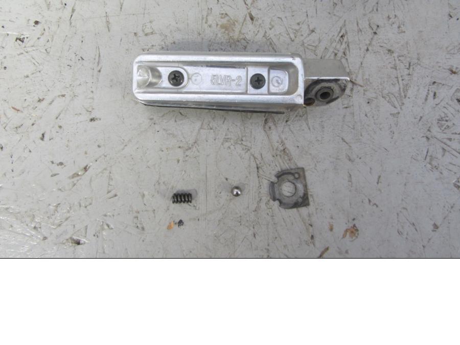 Baksidan på Fotpinne från en Yamaha XT660Z Tenere -2009 motorcykel.