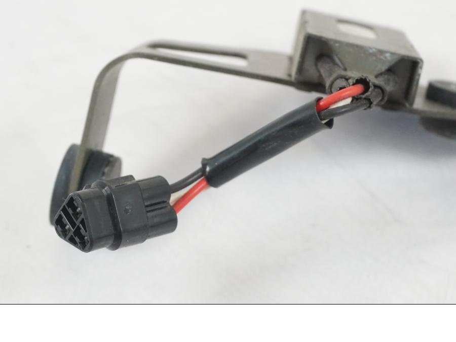 Höger sida på Resistor från en Suzuki SV 650 S -2005 motorcykel.