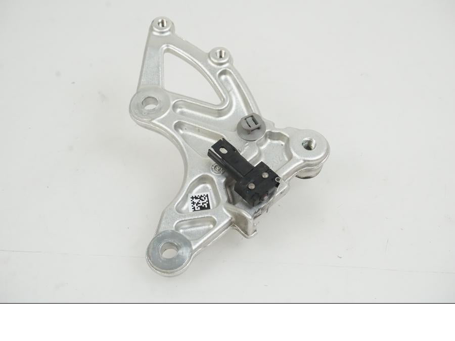 Baksidan på Fotpinnefäste från en BMW R Ninet -2017 motorcykel.