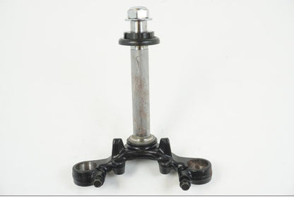 Framsidan på Gaffelkrona från en Honda CBR 125 R -2006 motorcykel.