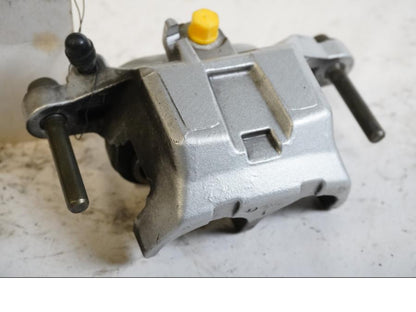 Baksidan på Bromsok från en Yamaha XVS 650 -2002 motorcykel.