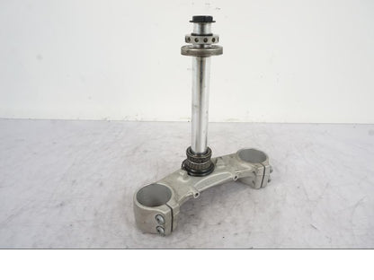 Framsidan på Gaffelkrona från en KTM 690 Duke -2014 motorcykel.