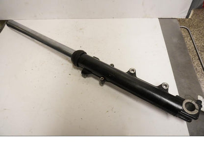 Framsidan på Gaffelben från en BMW K 75 -1991 motorcykel.